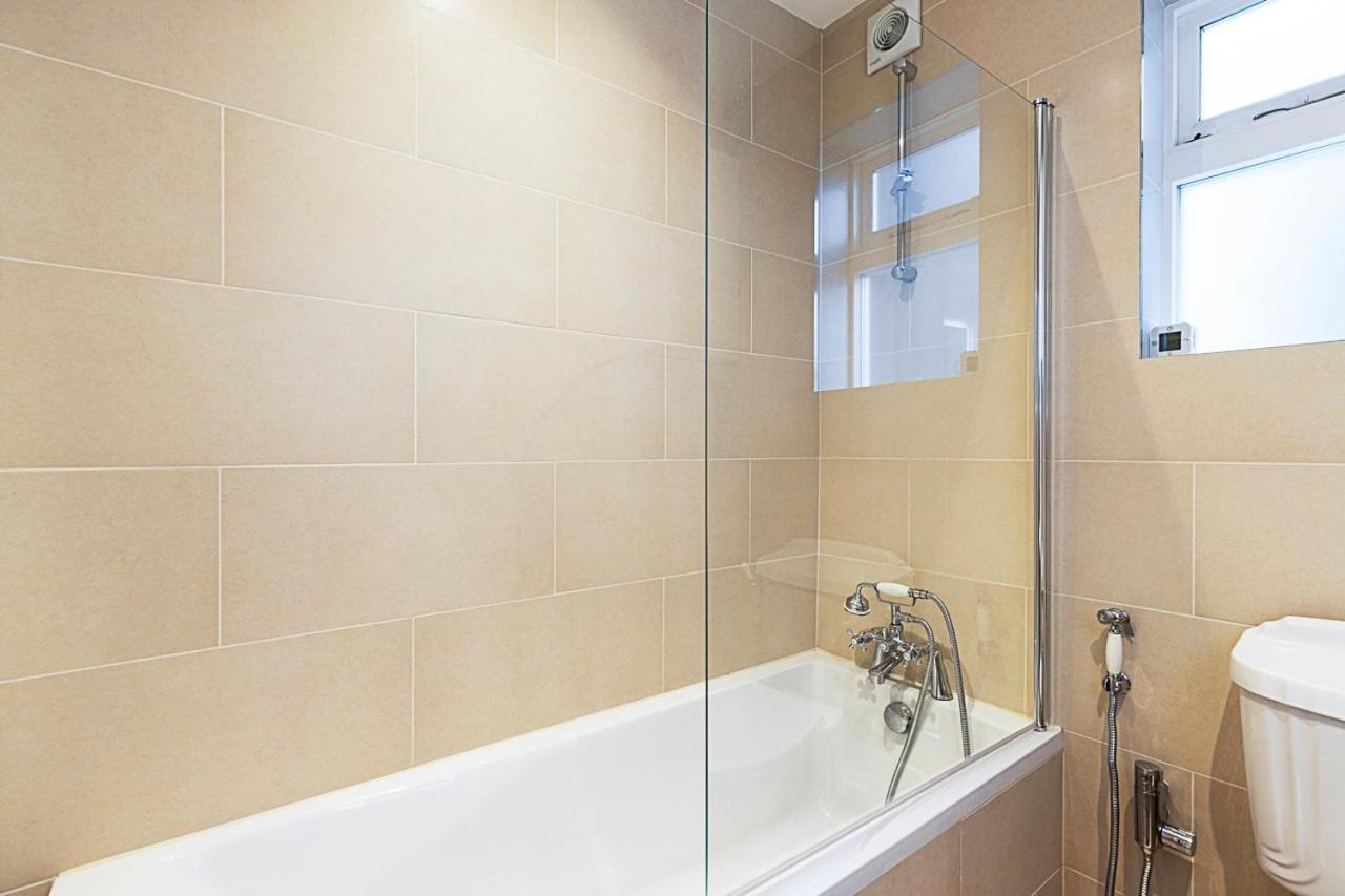 Charming Retreat * London